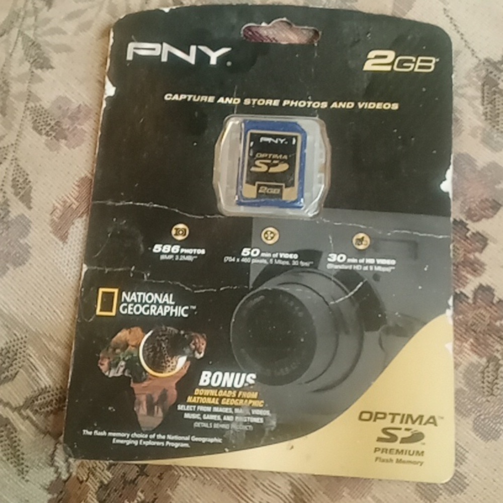 Nwt PNY 2GB flash drive (SKU 533)